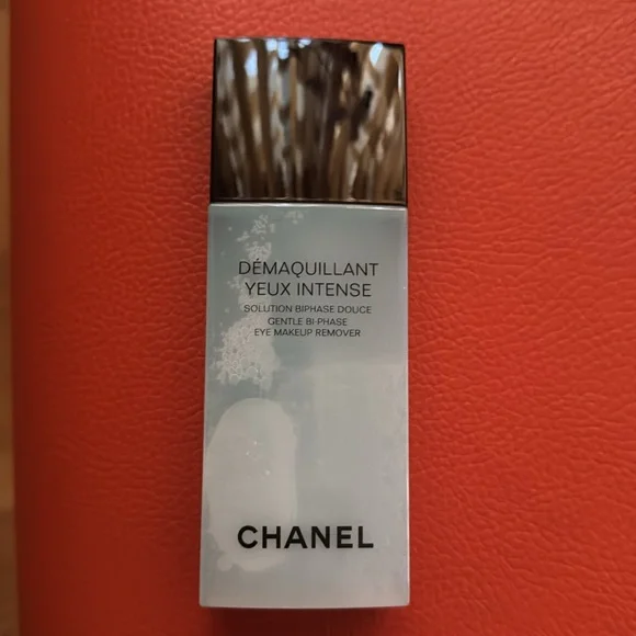 CHANEL DÉMAQUILLANT YEUX INTENSE Gentle Bi-Phase Eye Makeup Remover - Picture 2 of 7